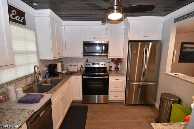 Foto del edificio - 28231 Pine Haven Way