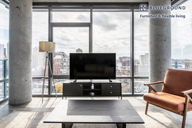 Foto del edificio - 450 W Belmont Ave