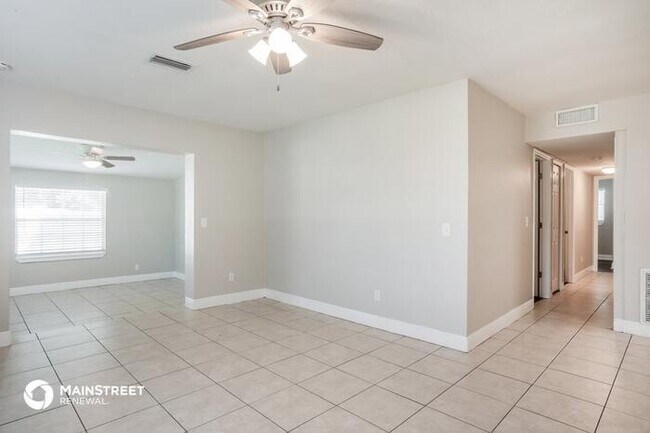 Foto del edificio - 511 Hedge Row Rd