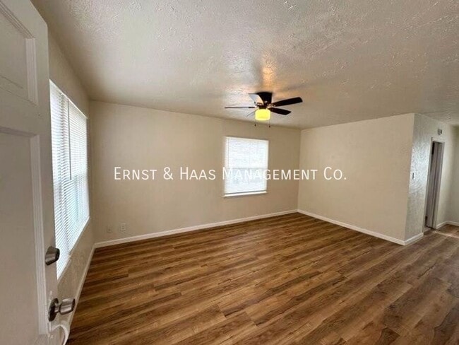 Building Photo - 932 Gardenia Ave