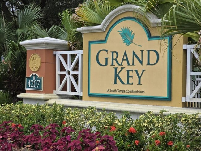 Foto del edificio - 4207 S Dale Mabry Hwy