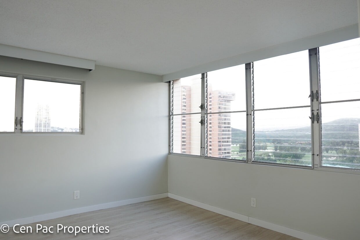 2 Bed/2 Bath/1 Parking - Beautiful Unit with Nice View in Salt Lake! - Beautiful Unit with Nice View in Salt Lake!
