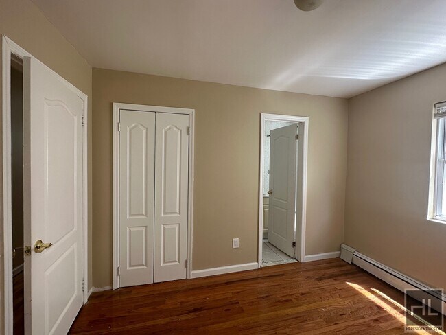 Foto del edificio - 160 STREET