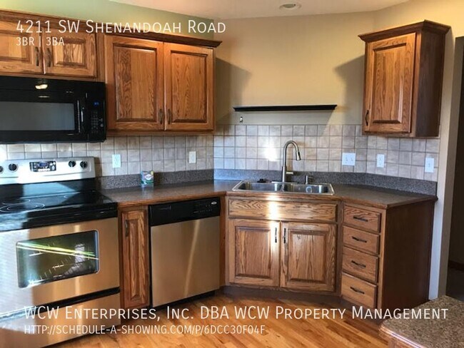 Foto del edificio - Elegant 3 bedroom 2 bath duplex!