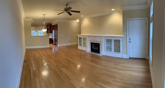 Building Photo - 817 Perennial Dr