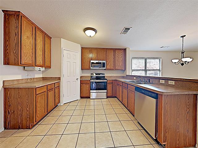 Foto del edificio - 5117 Meridian Ln