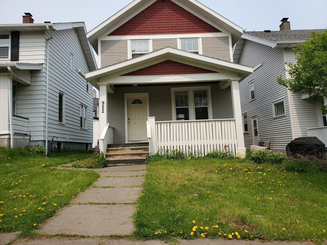 AVAILABLE JUNE 1 3 Bed 1 Bath House Rental in Duluth, MN