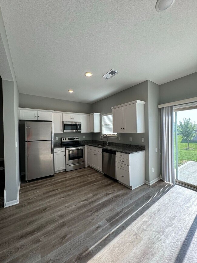 Foto del edificio - Charming 2 Bedroom, 2.5 Bath Townhome with...