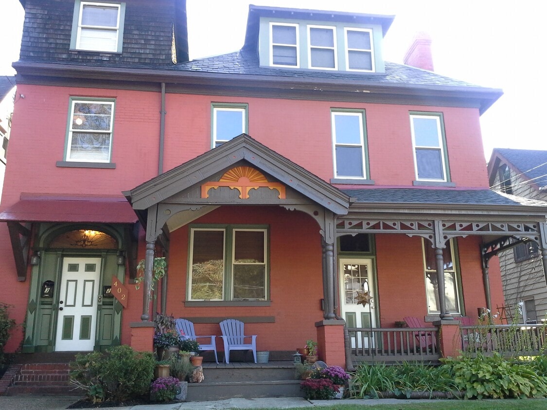 Primary Photo - 402 Hay St