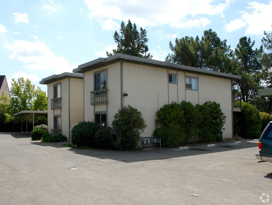 Primary Photo - 6202 Montecito Blvd