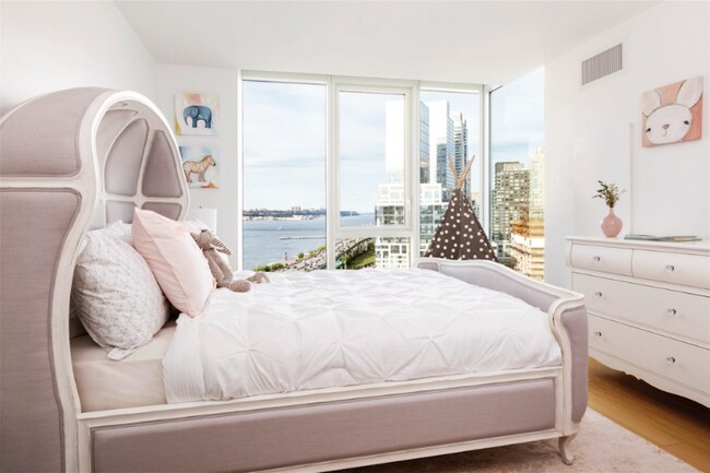 Foto del edificio - 625 W 57th St