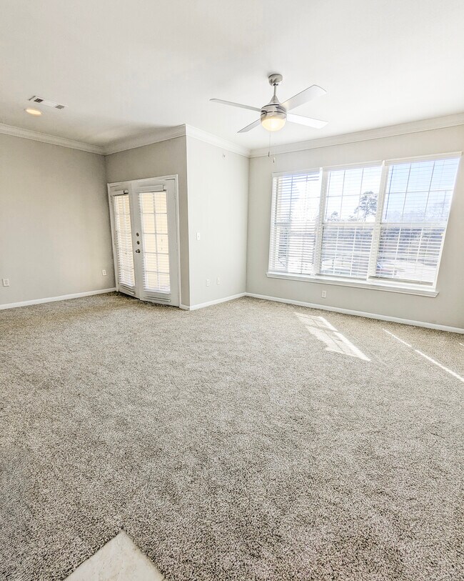 Living Room - Woodland Hills Luxury Apartments