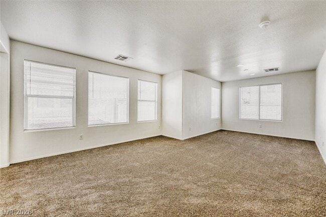 Building Photo - 2562 Begonia Valley Ave