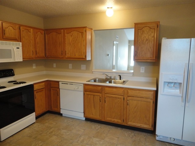 Building Photo - 6521 Southern Ridge Drive