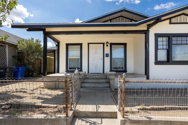 Foto del edificio - 331 San Emidio St