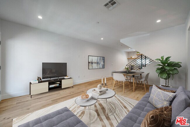 Foto del edificio - 6201 La Mirada Ave