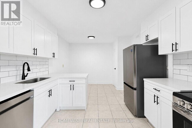 Photo du bâtiment - 2500 Bathurst St
