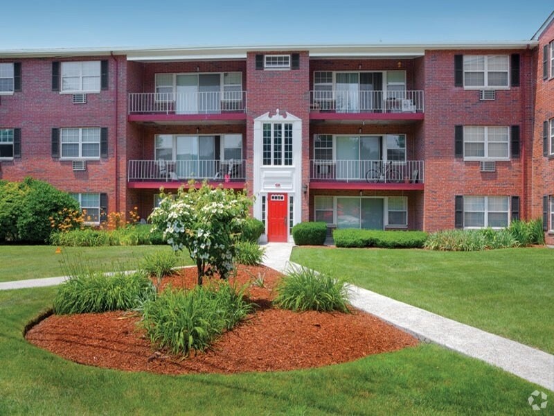 Eagle Rock Apartments at Framingham Apartments 5 Dr