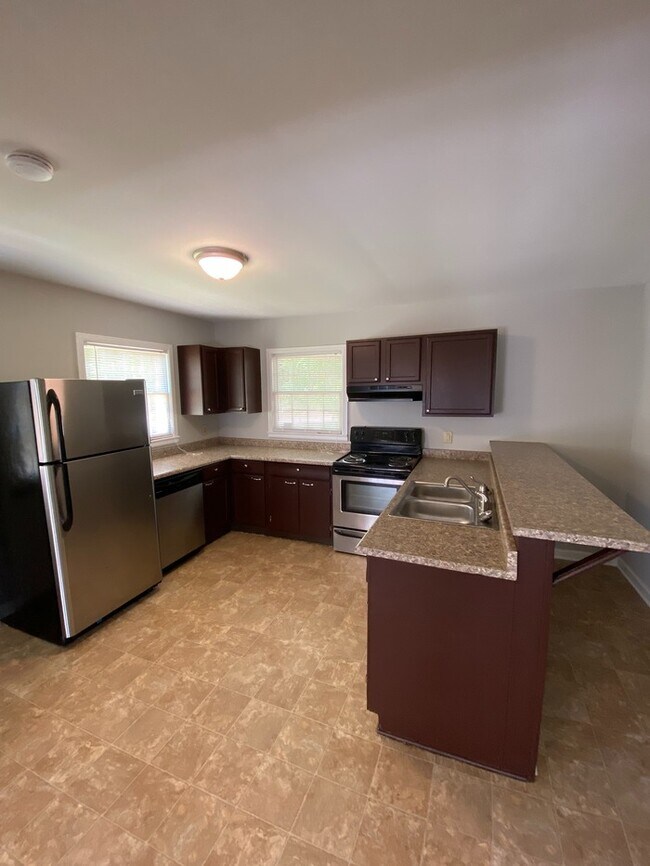 Building Photo - Hidden Gem!