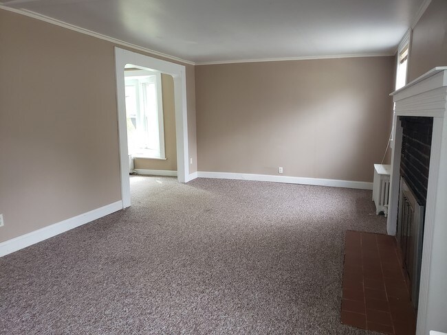 Building Photo - 2739 Elmwood Ave