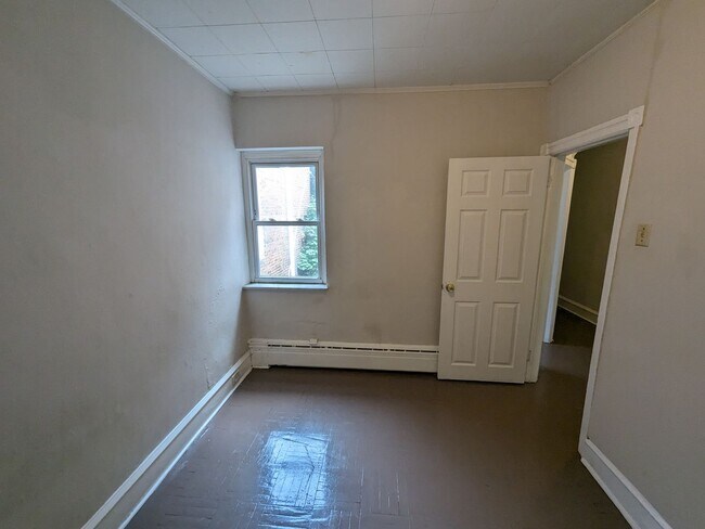Building Photo - Large Home - Kingsessing