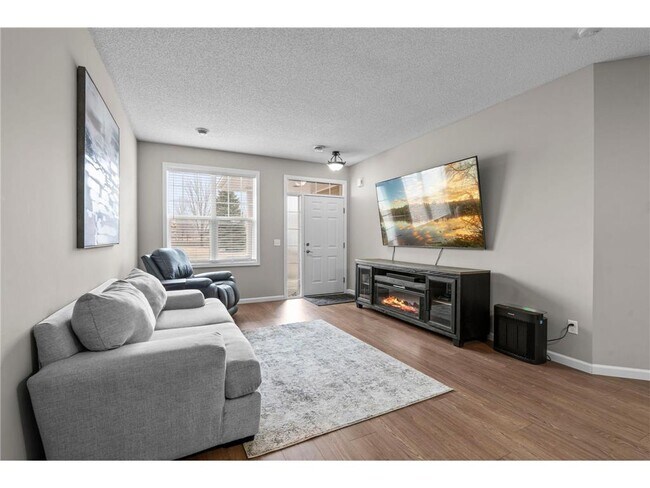 Foto del edificio - 2504 Country View Dr