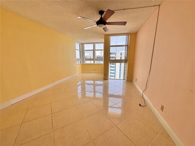 Foto del edificio - 1370 S Ocean Blvd