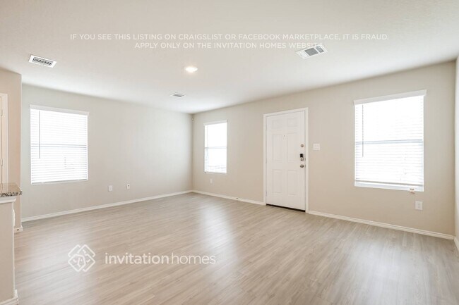 Foto del edificio - 4223 Southton Lk