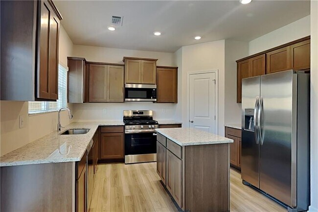 Foto del edificio - 265 Bloomfield Cir