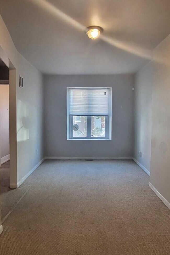 Foto del edificio - 524 N 33rd St