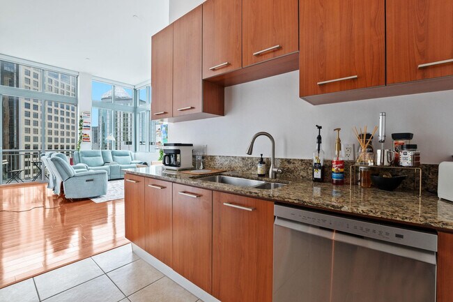 Foto del edificio - 9066 SW 73rd Ct