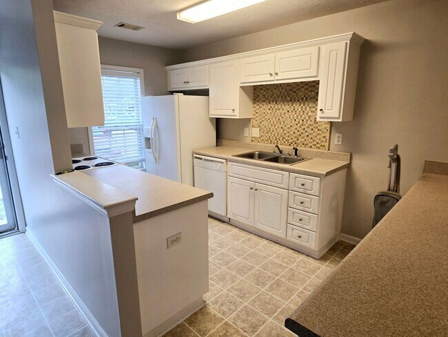 Building Photo - 7112 Belize Dr