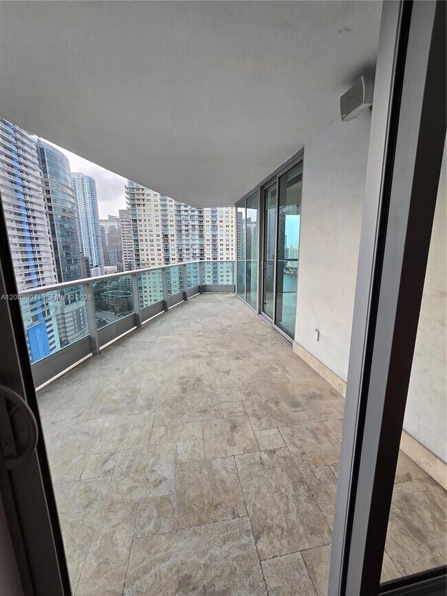 Building Photo - 1331 Brickell Bay Dr
