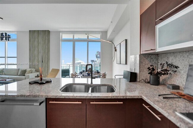 Foto del edificio - 950 Brickell Bay Dr