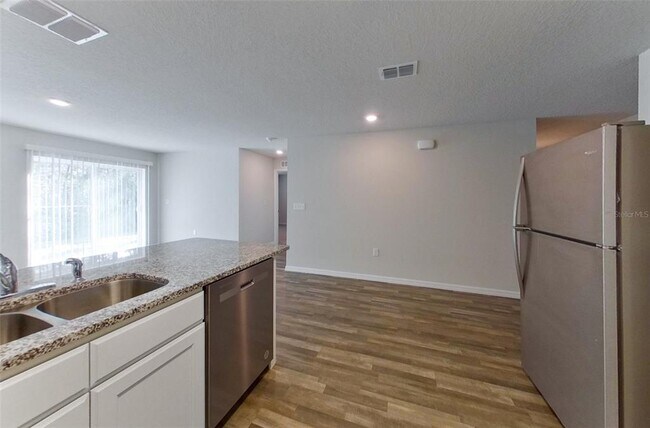 Foto del edificio - 1244 W Hanover Ln