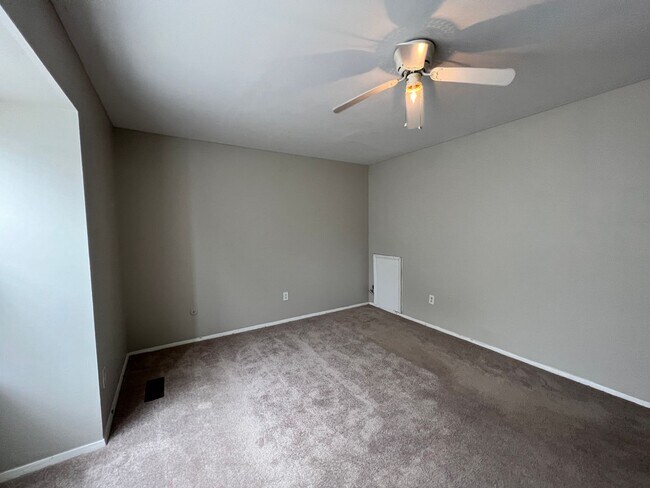 Foto del edificio - 3 bedroom Townhome in Portsmouth