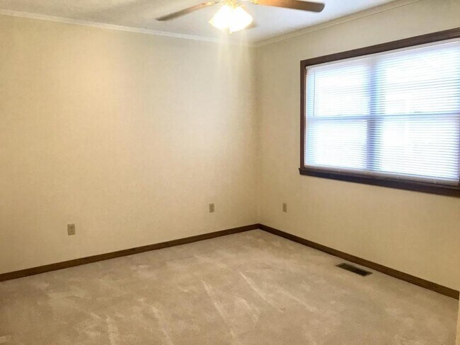 Foto del edificio - 1419 W. Pike St