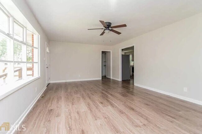 Foto del edificio - 502 Moseley Rd