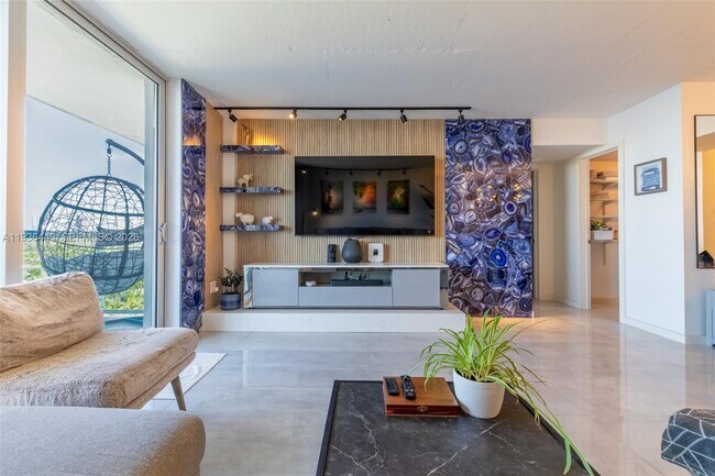 Foto del edificio - 2841 NE 163rd St