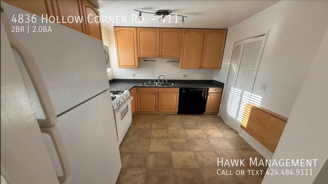 Foto del edificio - 4836 Hollow Corner Rd