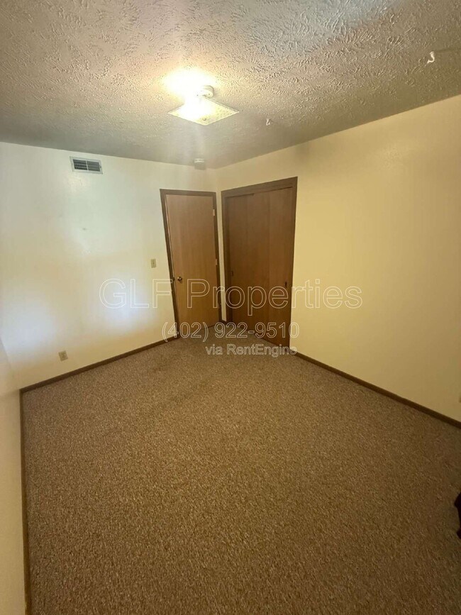 Foto del edificio - 5840 S 52nd St