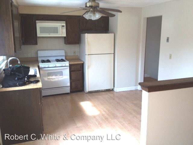 Building Photo - 3 br, 1 bath House - 67 Sage Hill Rd