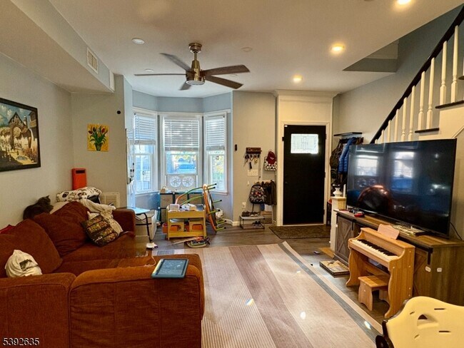 Foto del edificio - 425 Lafayette St