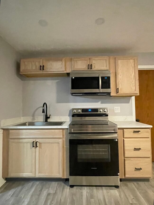 Building Photo - 5832 Ell Ct