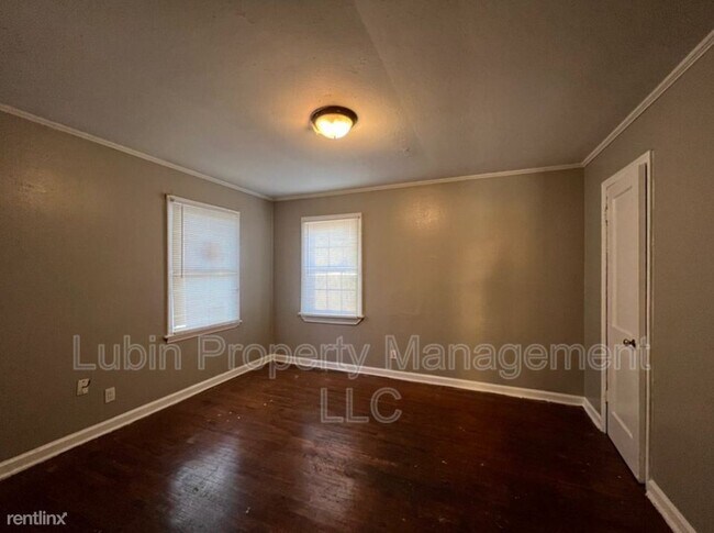 Foto del edificio - 1 br, 1 bath Duplex - 2330 East Warren Street