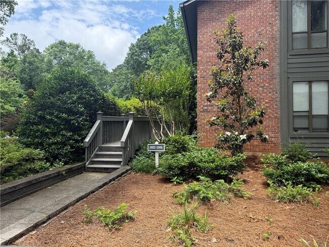 Foto del edificio - 1405 Tuxworth Cir