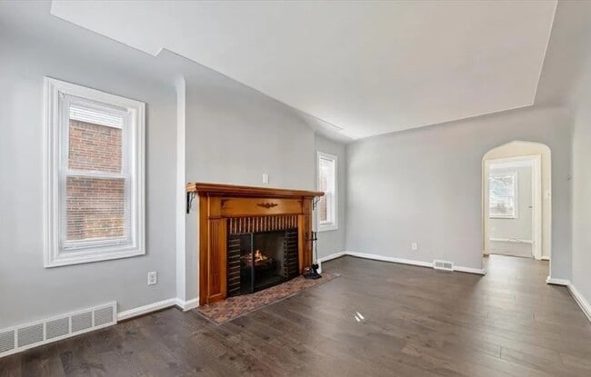 Building Photo - 11450 Minden Ave