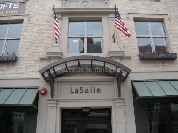 Building Photo - 255 W 7th St