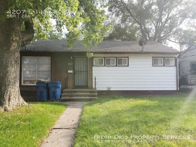 Building Photo - 5 bedroom 2 bathroom home in Gary