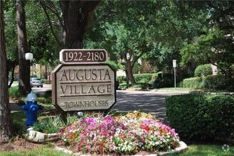 Building Photo - 2132 Augusta Dr